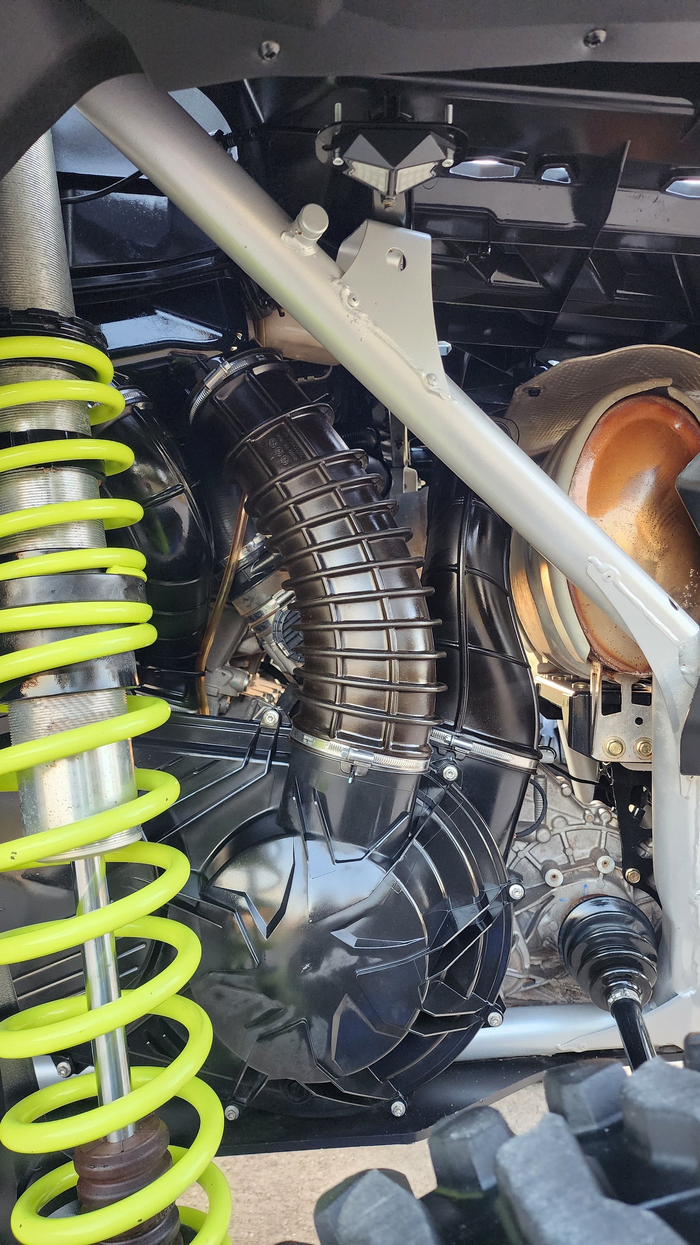 Rock light bracket mounts by piece