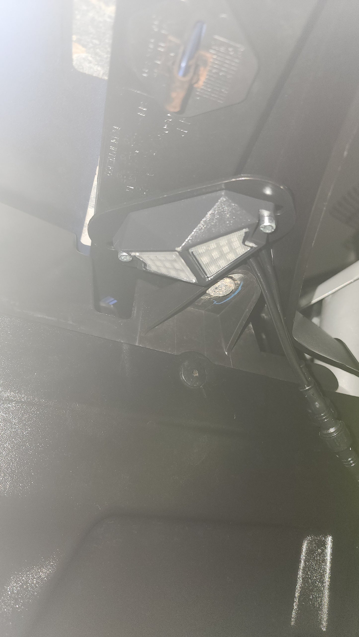 Rock light bracket mounts by piece