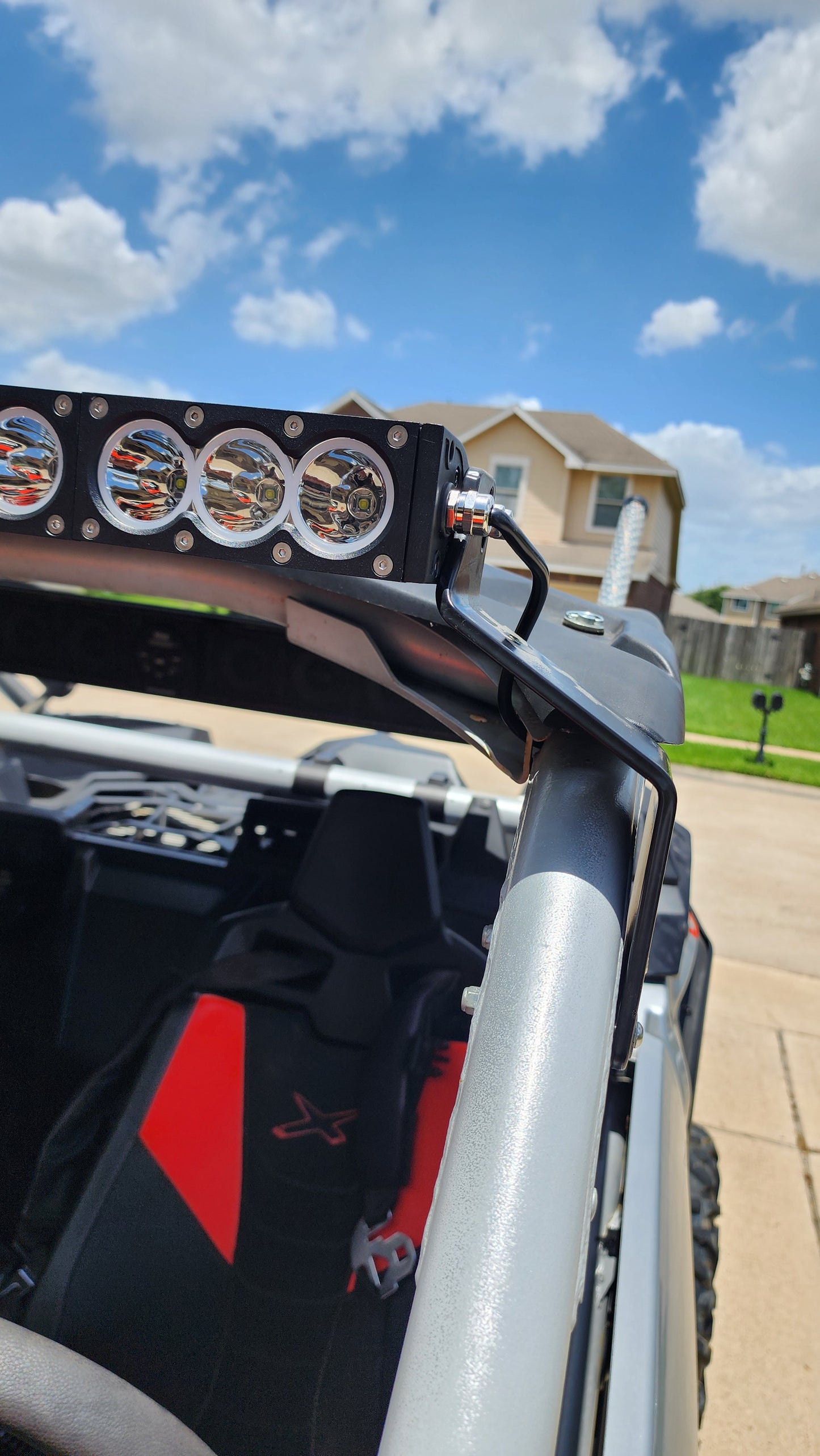 Bracket mounts for Can-Am Maverick X3 ICONIK VORTEX 43" 240W LED Light Bar