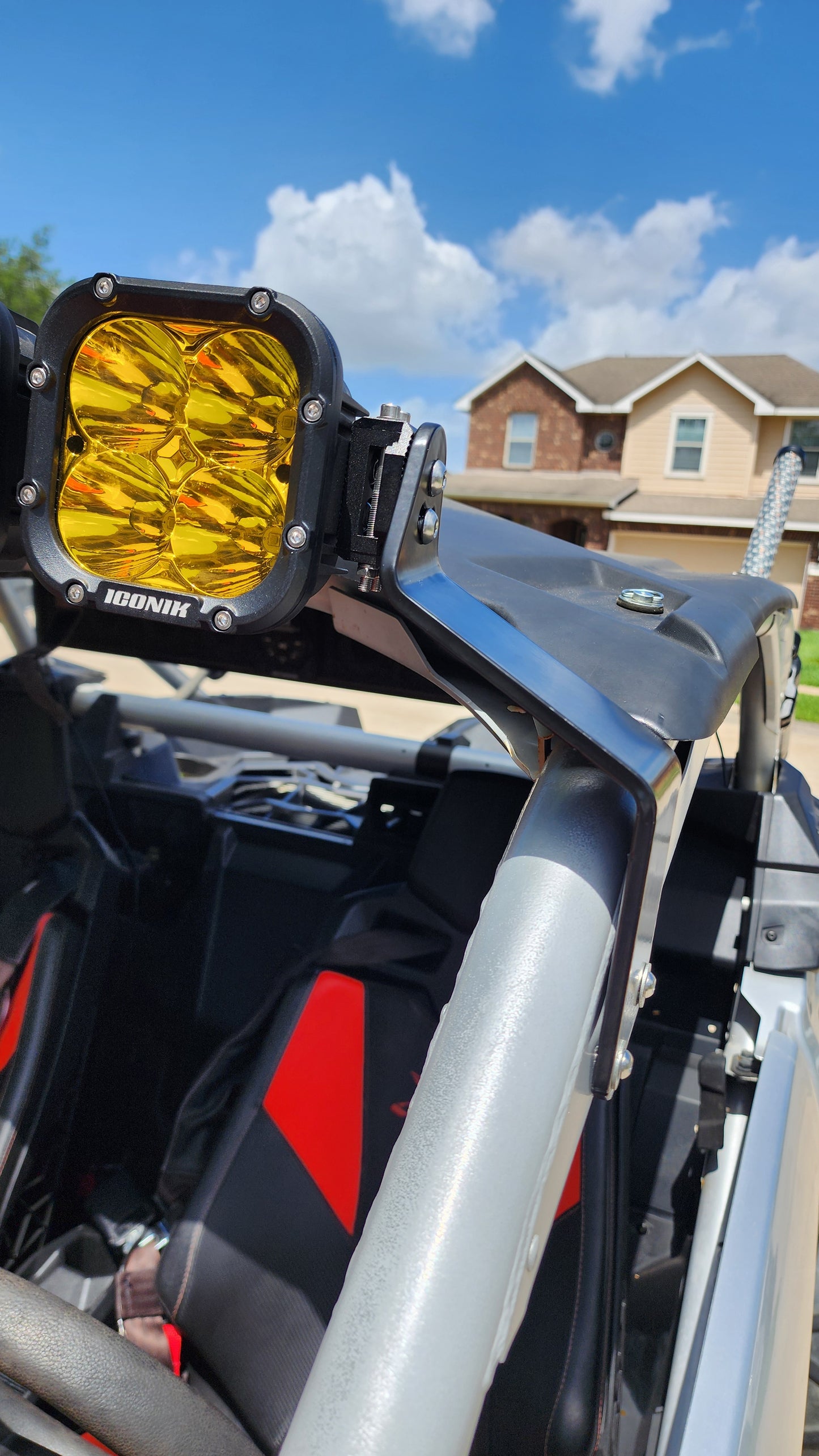 Bracket mounts for Can-Am Maverick X3 43" ICONIK REFLEX LINKABLE 43" 320W LED Light Bar