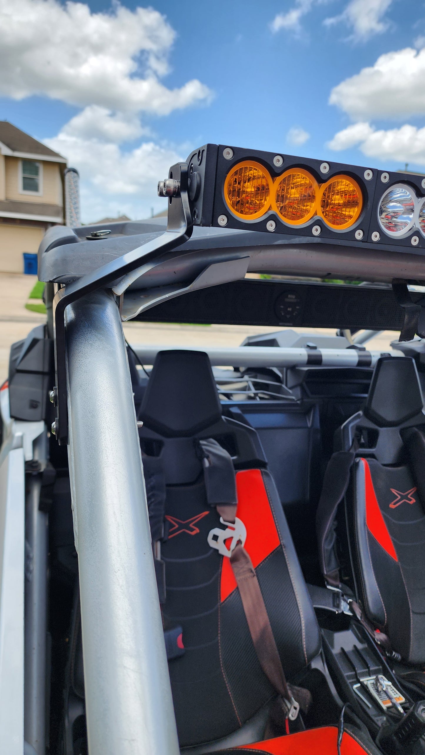 Bracket mounts for Can-Am Maverick X3 ICONIK VORTEX 43" 240W LED Light Bar