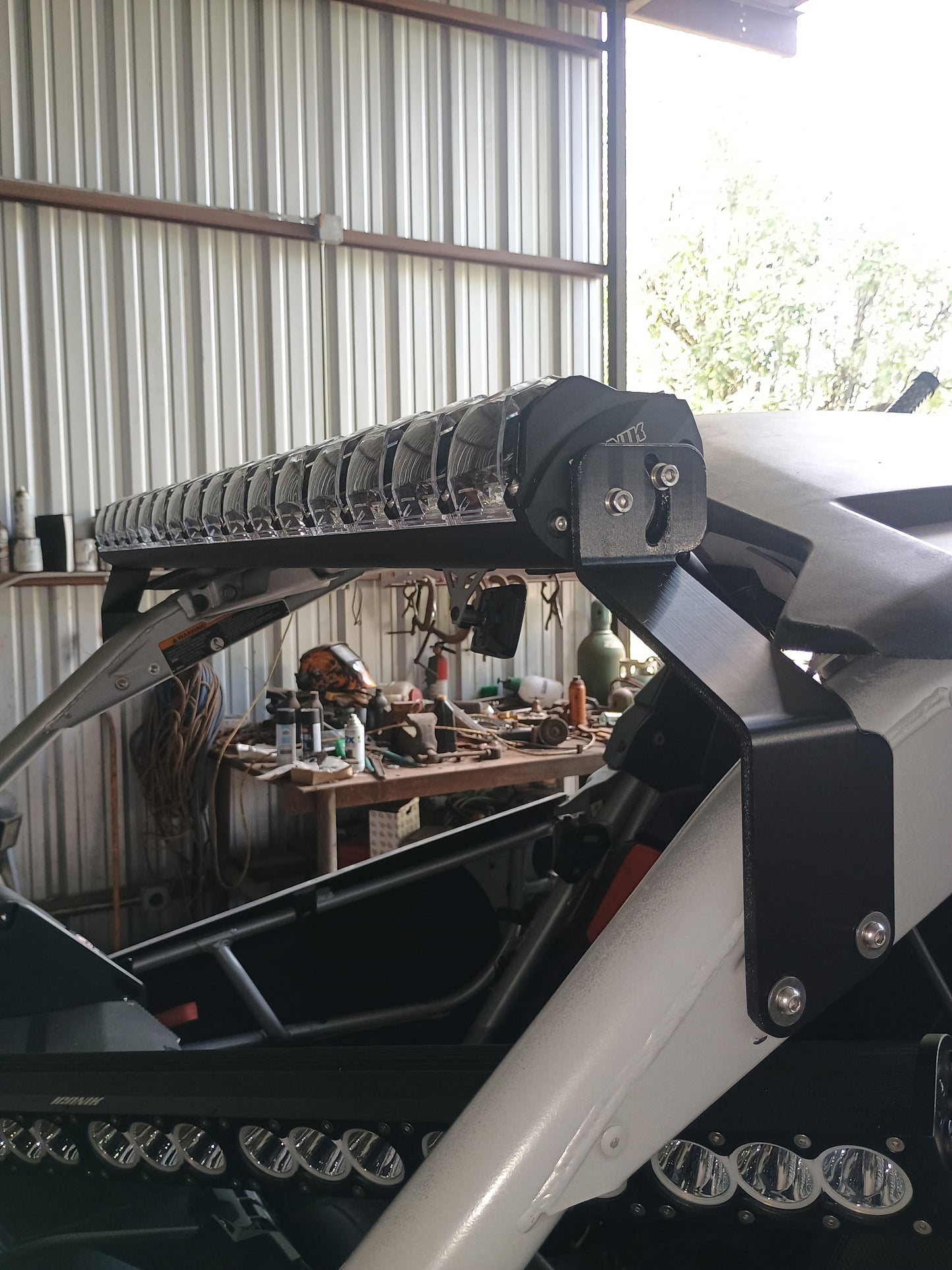 Bracket mounts for 2017+ Can-Am Maverick X3 ICONIK SPECTRA 42" 520W LED Light Bar